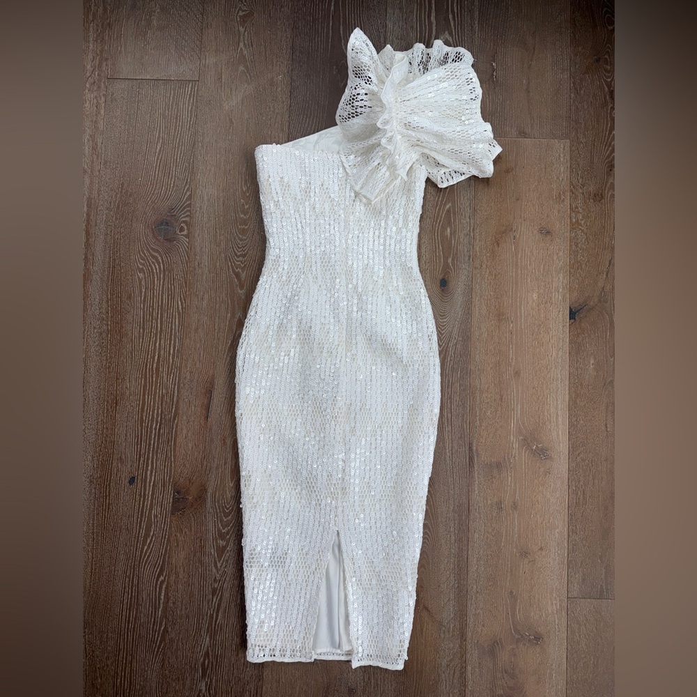 ELIYA THE LABEL 'Olivia' Sequin Midi Dress in White - Picture 8 of 9